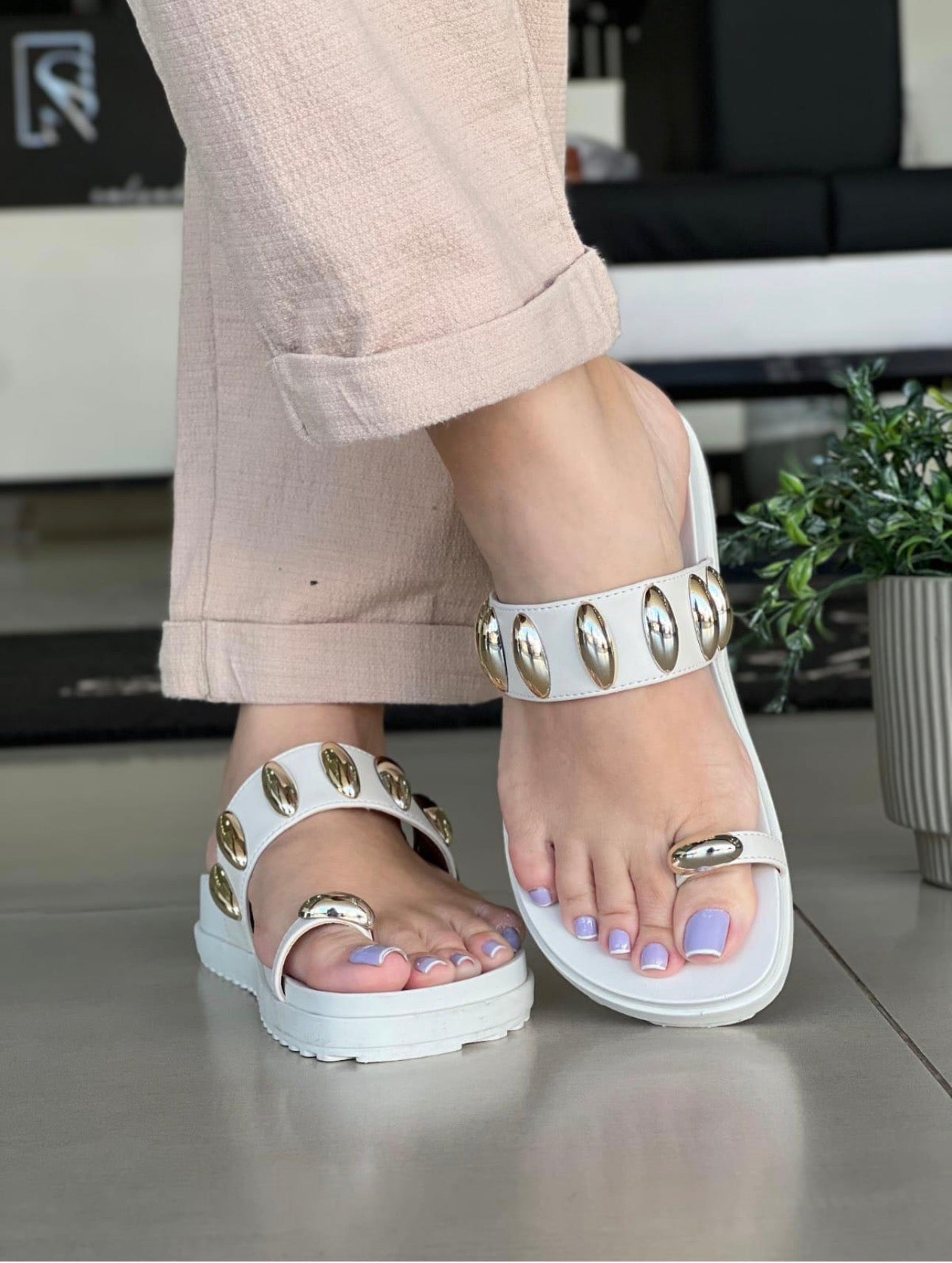 Flet off white